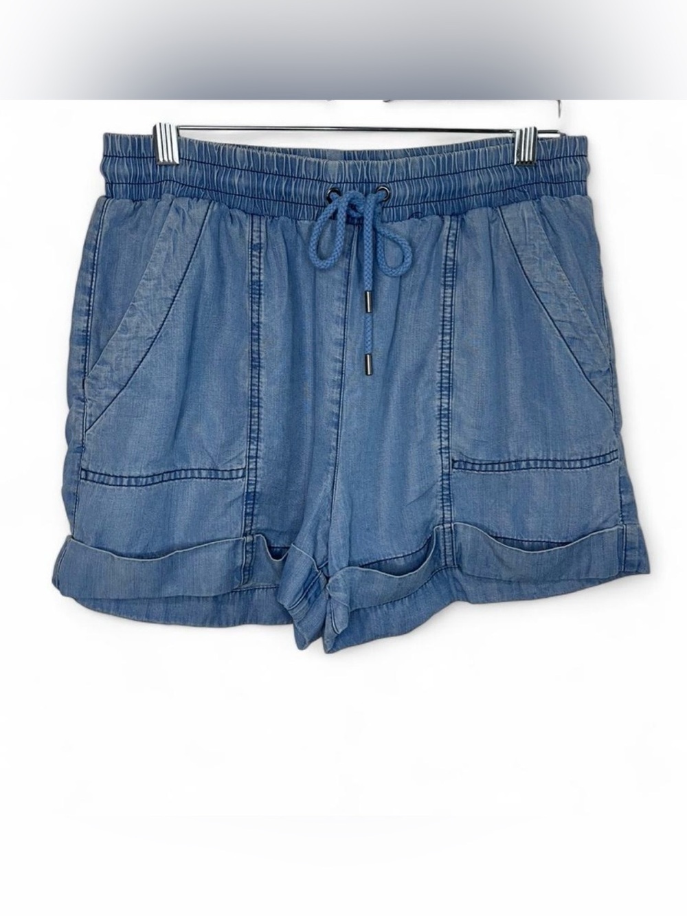 Universal Thread Chambray Drawstring Shorts Women’s Small Light Wash Blue